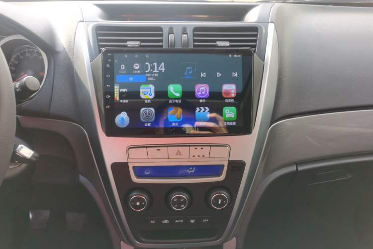 Used Geely Auto GX7 2012 1.8L Manual Elite Model Interior 5