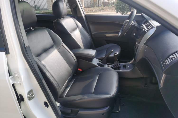 Used Geely Auto GX7 2012 1.8L Manual Elite Model Interior 7