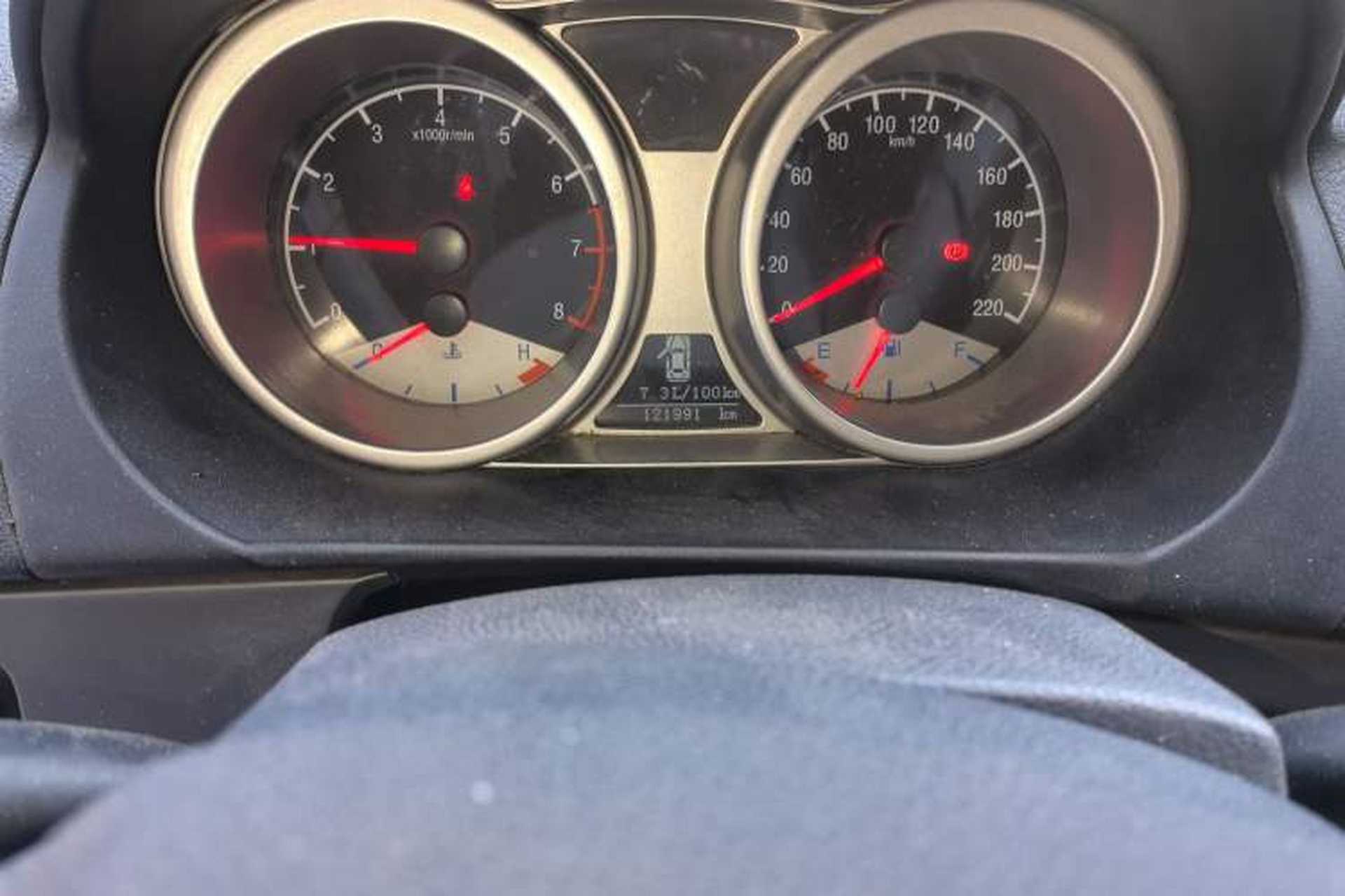 Used Geely Auto GX7 2012 1.8L Manual Executive Edition Odometer Close Up