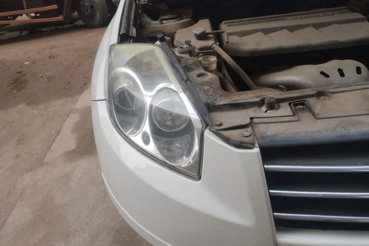 Used Geely Auto GX7 2012 2.4L Automatic Executive Version Right Front Headlight