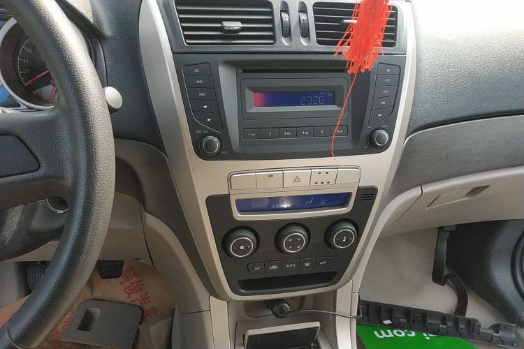 Used Geely Auto GX7 2012 1.8L Manual Elite Model Audio And AC Panel