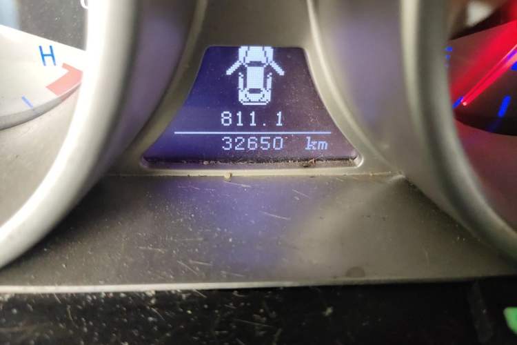 Used Geely Auto GX7 2012 1.8L Manual Comfort Version Odometer Close Up