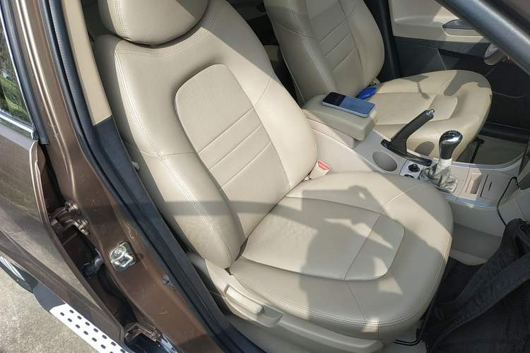 Used Geely Auto GX7 2012 1.8L Manual Elite Model Right Front Seat