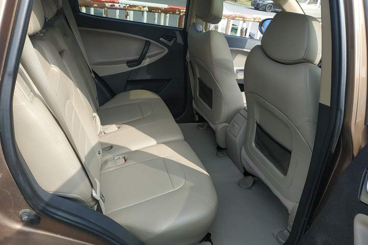 Used Geely Auto GX7 2012 1.8L Manual Elite Model Right Rear Seat