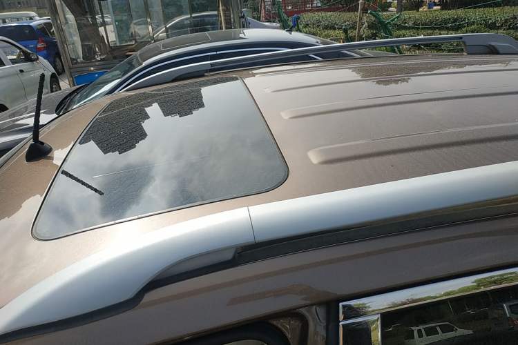Used Geely Auto GX7 2012 1.8L Manual Elite Model Roof