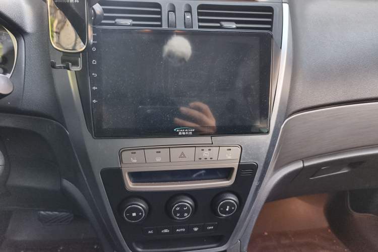 Used Geely Auto GX7 2013 2.0L Automatic Prestige Edition Audio And AC Panel