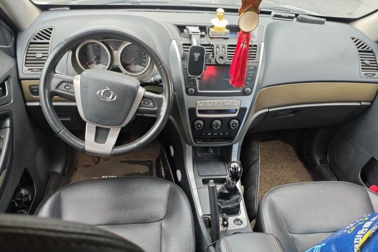Used Geely Auto GX7 2013 1.8L Manual Luxury Model Center Console