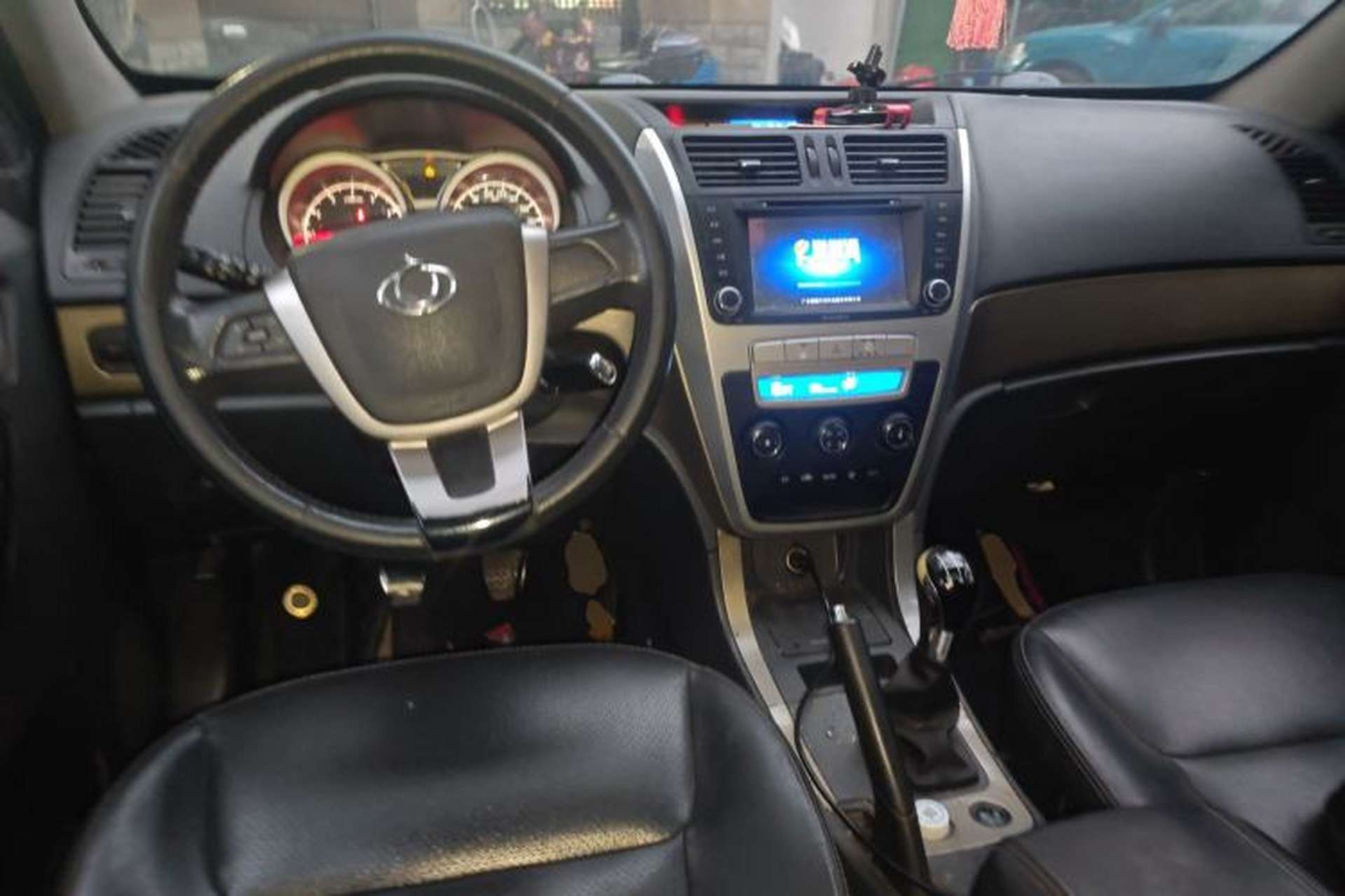 Used Geely Auto GX7 2013 1.8L Manual Elite Model Center Console