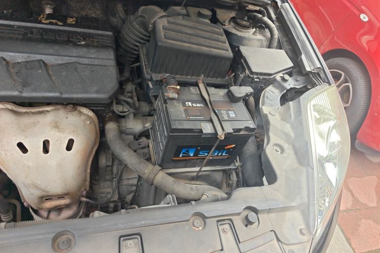 Used Geely Auto GX7 2013 2.4L Automatic Prestige Edition Engine Bay Left