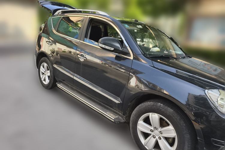 Used Geely Auto GX7 2013 2.0L Automatic Prestige Edition Front Right 45 Deg