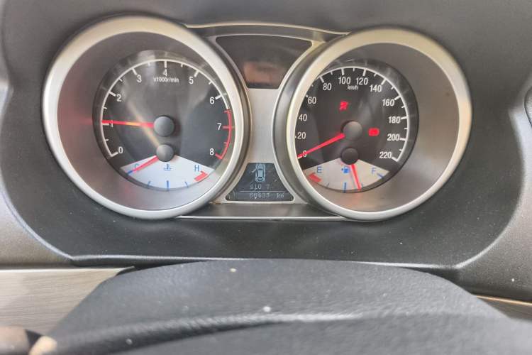 Used Geely Auto GX7 2013 2.0L Automatic Prestige Edition Odometer Close Up