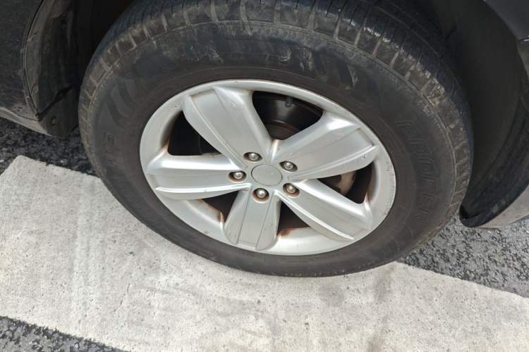 Used Geely Auto GX7 2013 1.8L Manual Luxury Model Right Front Wheel Hub