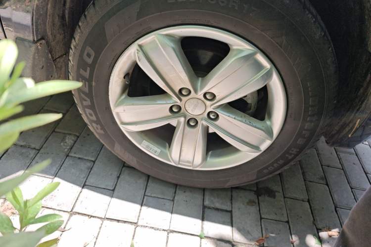 Used Geely Auto GX7 2013 1.8L Manual Entry-Level Model Right Front Wheel Hub