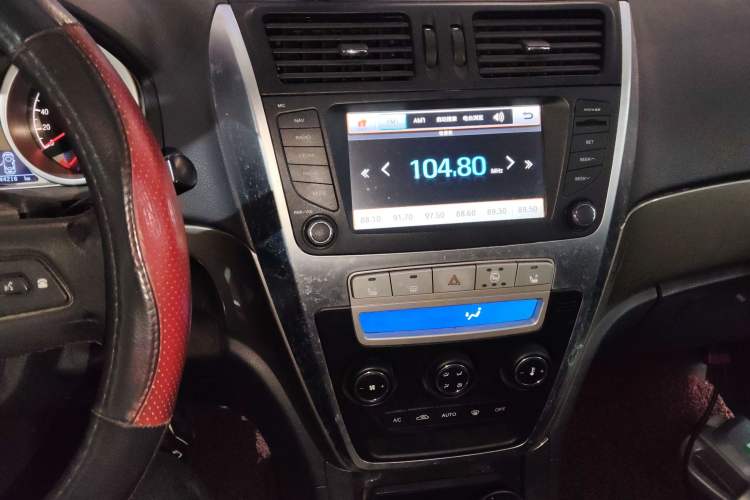 Used Geely Auto GX7 2013 2.0L Automatic Prestige Edition Audio And AC Panel