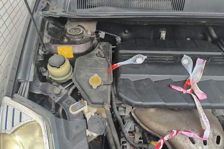 Used Geely Auto GX7 2013 2.0L Automatic Prestige Edition Engine Bay Right