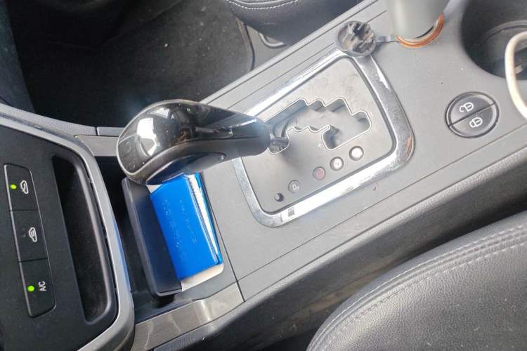 Used Geely Auto GX7 2013 2.0L Automatic Entry-Level Trim Gear Lever