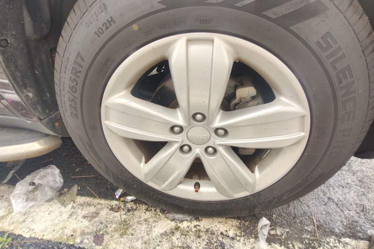 Used Geely Auto GX7 2013 2.0L Automatic Prestige Edition Right Front Wheel Hub