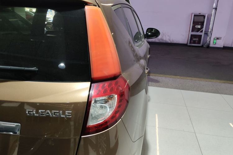 Used Geely Auto GX7 2013 2.0L Automatic Prestige Edition Right Rear Taillight