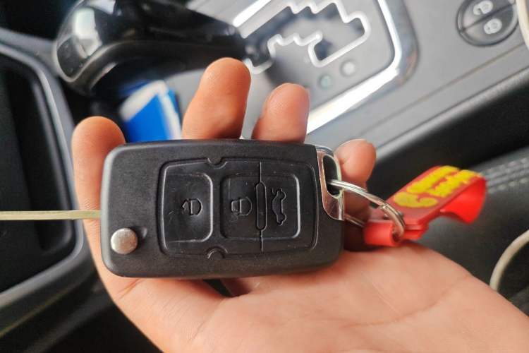 Used Geely Auto GX7 2013 2.0L Automatic Entry-Level Trim Vehicle Key