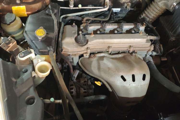 Used Geely Auto GX7 2013 2.0L Automatic Prestige Edition Engine Bay Right