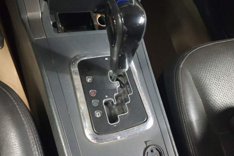 Used Geely Auto GX7 2013 2.0L Automatic Prestige Edition Gear Lever
