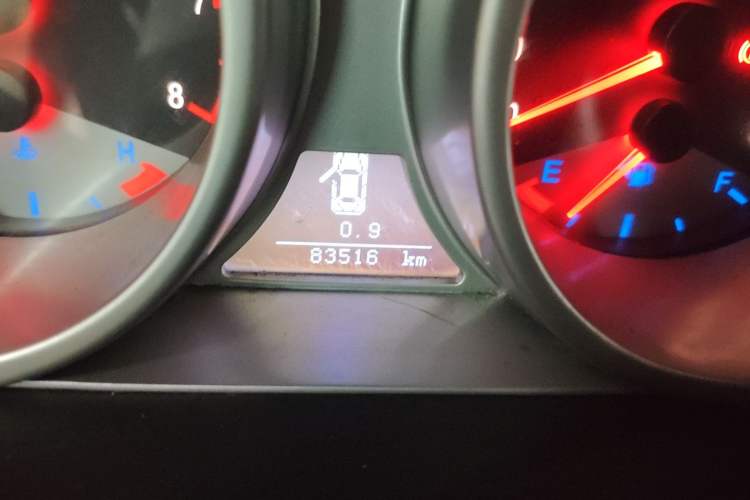 Used Geely Auto GX7 2013 2.0L Automatic Prestige Edition Odometer Close Up