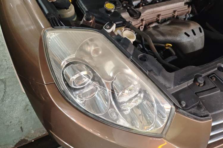 Used Geely Auto GX7 2013 2.0L Automatic Prestige Edition Right Front Headlight