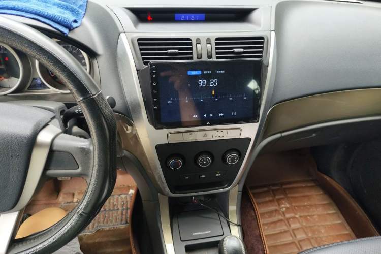 Used Geely Auto GX7 2013 2.0L Manual Entry-Level Trim Audio And AC Panel
