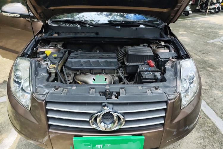 Used Geely Auto GX7 2013 2.0L Manual Entry-Level Trim Engine Bay