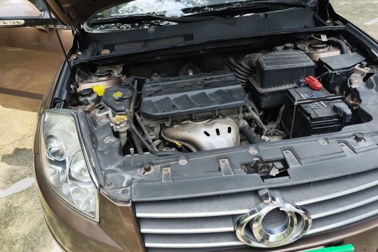 Used Geely Auto GX7 2013 2.0L Manual Entry-Level Trim Engine Bay Right