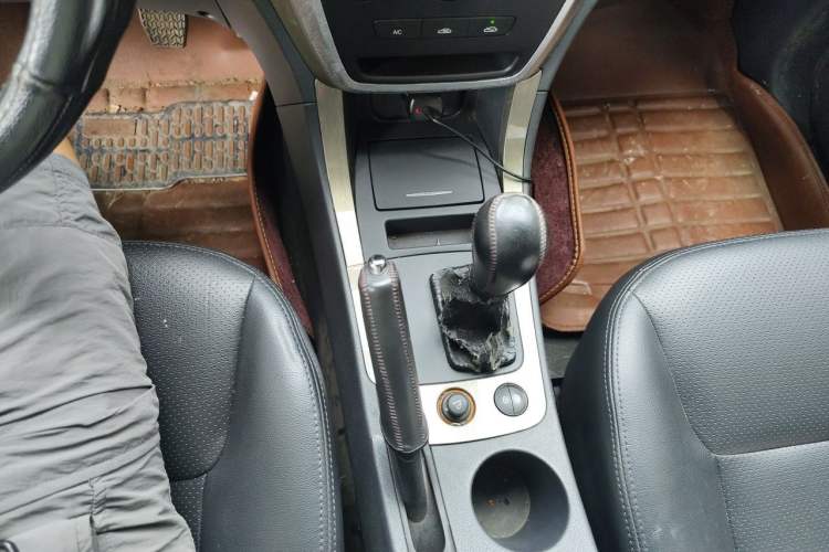Used Geely Auto GX7 2013 2.0L Manual Entry-Level Trim Gear Lever