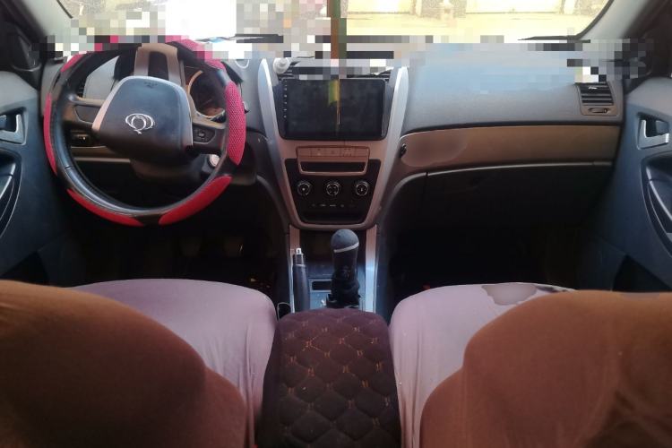 Used Geely Auto GX7 2013 1.8L Manual Elite Model Center Console