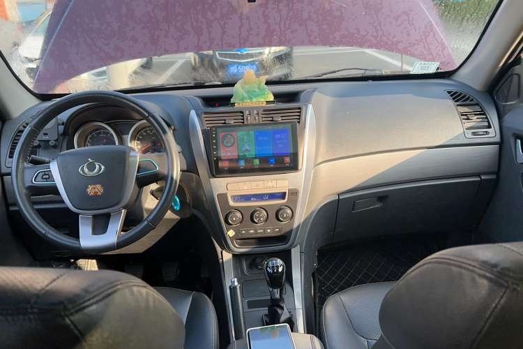 Used Geely Auto GX7 2013 1.8L Manual Elite Model Center Console