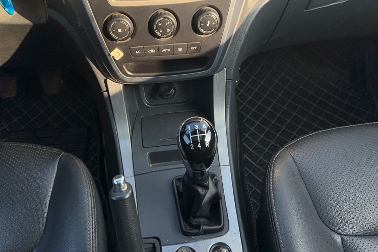 Used Geely Auto GX7 2013 1.8L Manual Elite Model Gear Lever