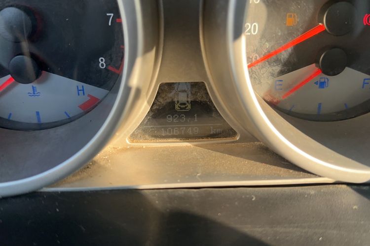 Used Geely Auto GX7 2013 1.8L Manual Elite Model Odometer Close Up