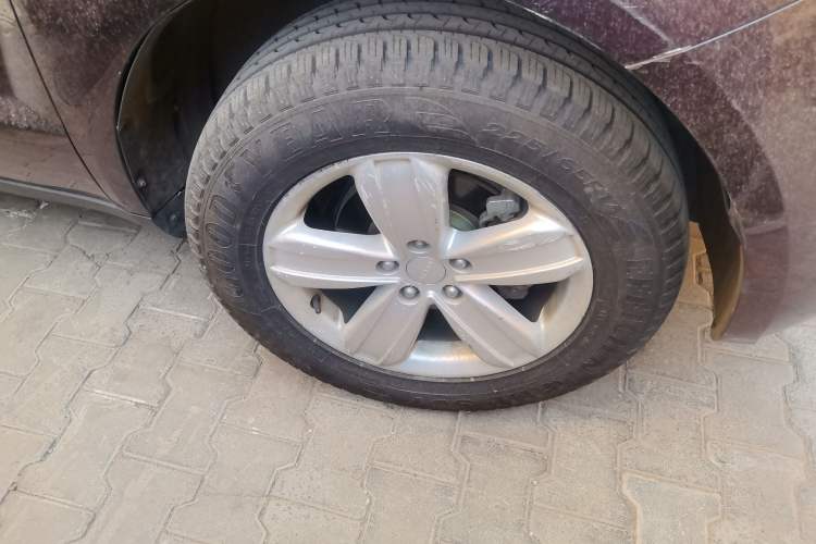 Used Geely Auto GX7 2013 1.8L Manual Elite Model Right Front Wheel Hub