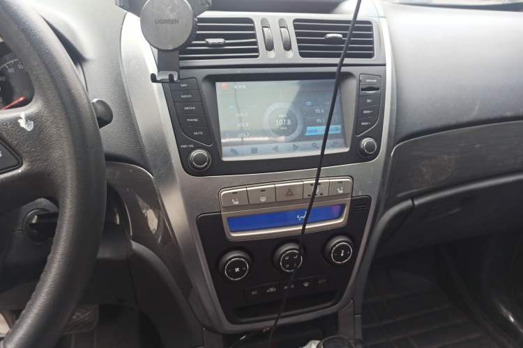 Used Geely Auto GX7 2013 2.0L Automatic Prestige Edition Audio And AC Panel