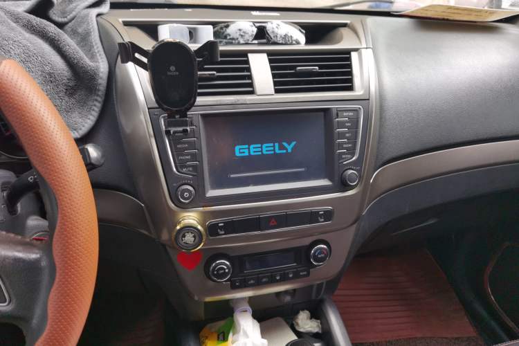 Used Geely Auto GX7 2013 2.0L Automatic Prestige Edition Audio And AC Panel