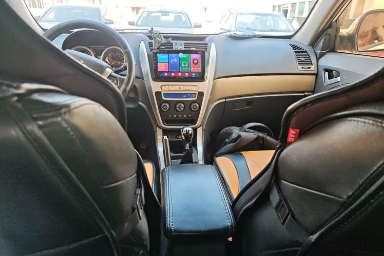 Used Geely Auto GX7 2013 1.8L Manual Luxury Model Audio And AC Panel