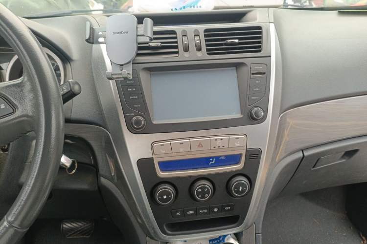 Used Geely Auto GX7 2013 2.0L Automatic Prestige Edition Audio And AC Panel