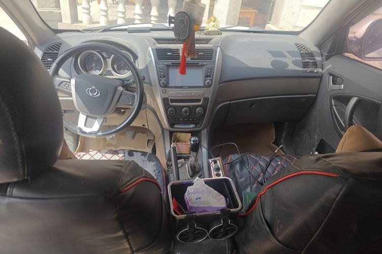 Used Geely Auto GX7 2013 1.8L Manual Elite Model Center Console