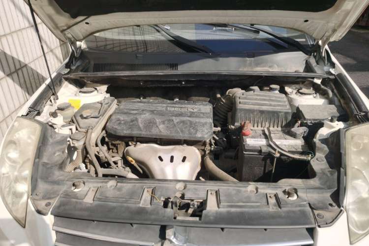 Used Geely Auto GX7 2013 2.0L Automatic Prestige Edition Engine Bay