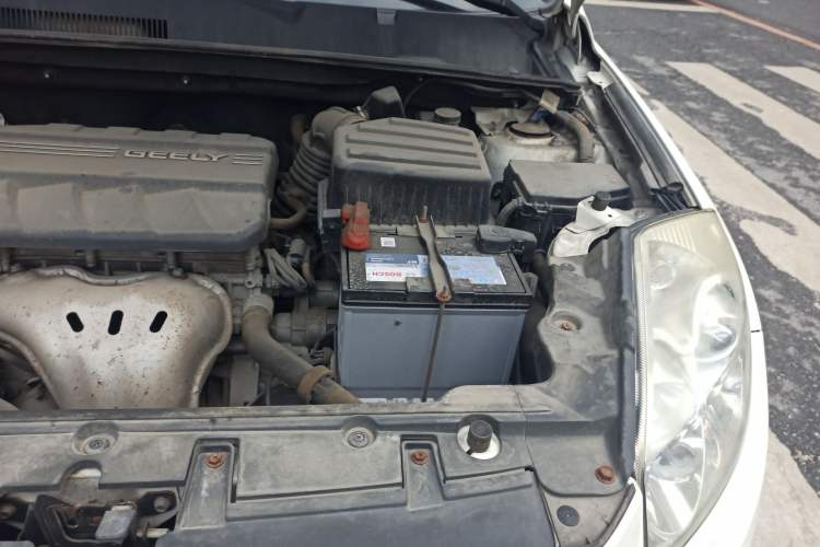Used Geely Auto GX7 2013 2.0L Automatic Prestige Edition Engine Bay Left