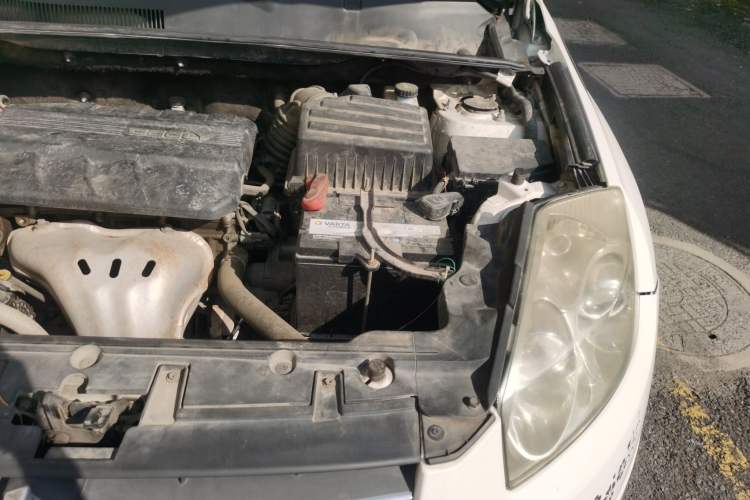Used Geely Auto GX7 2013 2.0L Automatic Prestige Edition Engine Bay Left