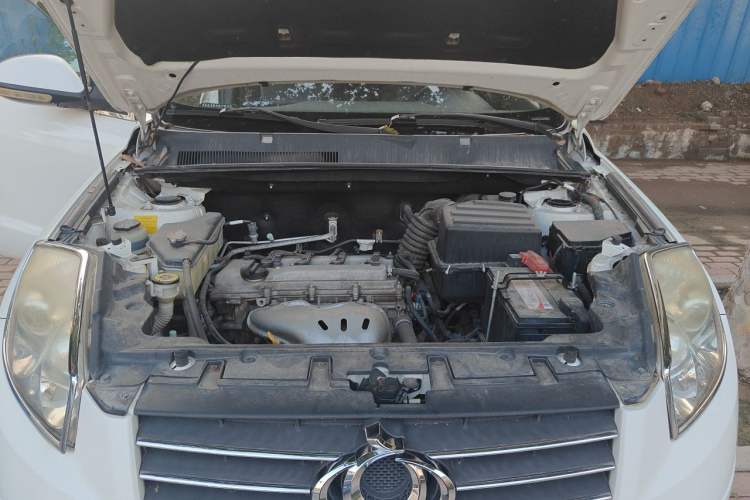 Used Geely Auto GX7 2013 2.0L Manual Luxury Version Engine Bay