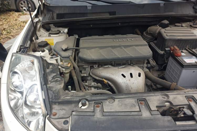 Used Geely Auto GX7 2013 2.0L Automatic Prestige Edition Engine Bay Right