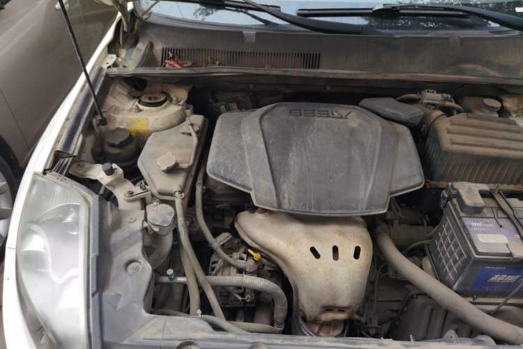 Used Geely Auto GX7 2013 2.0L Automatic Prestige Edition Engine Bay Right