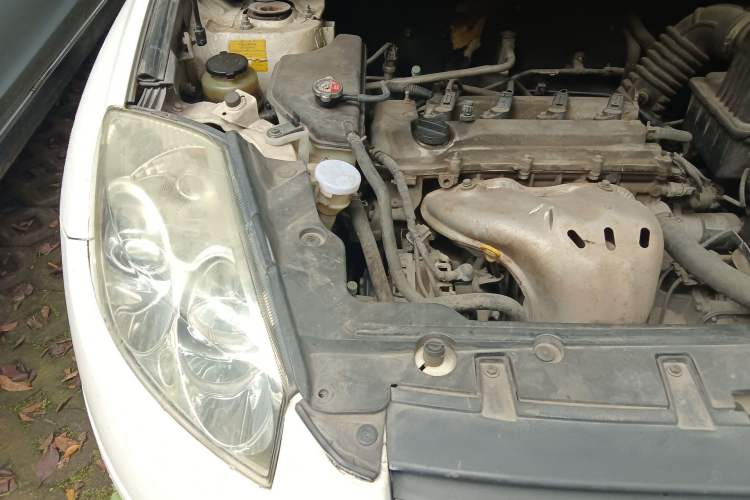 Used Geely Auto GX7 2013 2.0L Automatic Prestige Edition Engine Bay Right