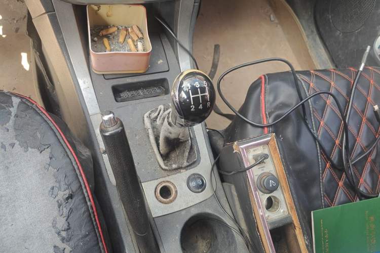 Used Geely Auto GX7 2013 1.8L Manual Elite Model Gear Lever