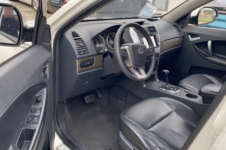 Used Geely Auto GX7 2013 2.0L Automatic Entry-Level Trim Interior 2